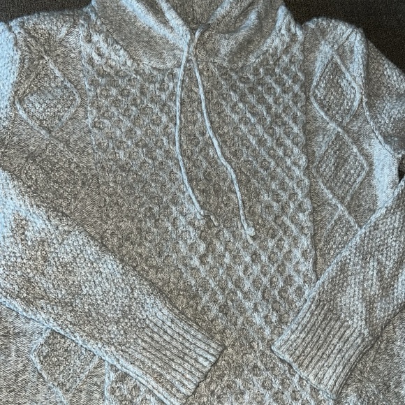 American Eagle sweater- EUC!! $18 - Picture 2 of 8
